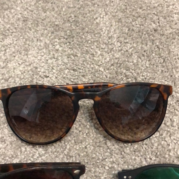 3 pairs of trendy sunglasses - Picture 3 of 5